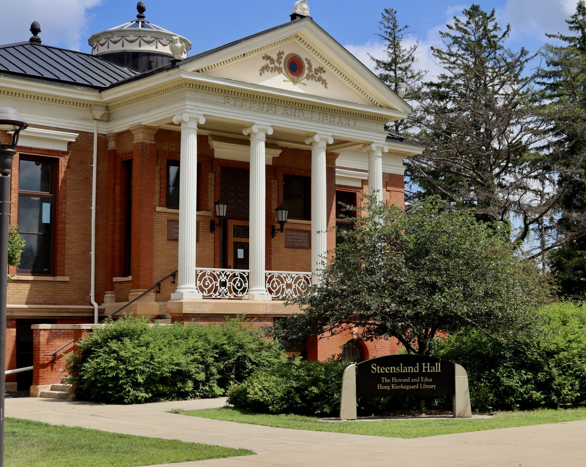 Front exterior of Steensland Hall.